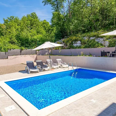 4 Bedroom Beautiful In * Veprinac