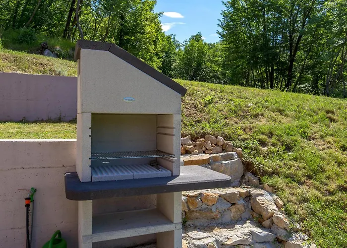 Σπίτι διακοπών 4 Bedroom Beautiful In Veprinac