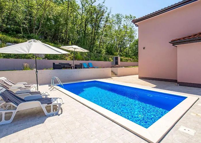 Σπίτι διακοπών 4 Bedroom Beautiful In