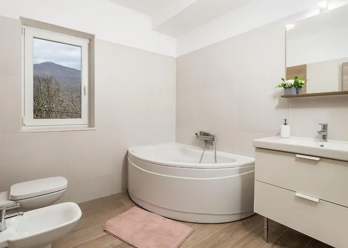 Сasa de vacaciones 4 Bedroom Beautiful In