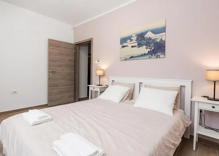 Сasa de vacaciones 4 Bedroom Beautiful In *
