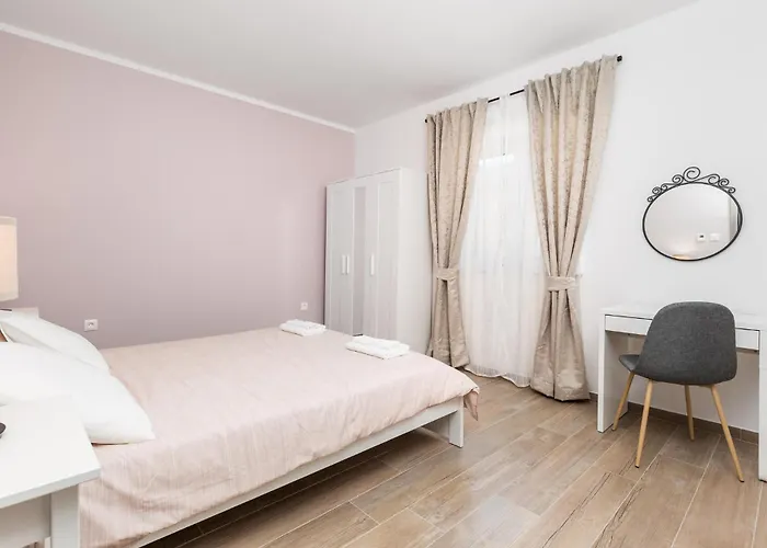 4 Bedroom Beautiful In Veprinac