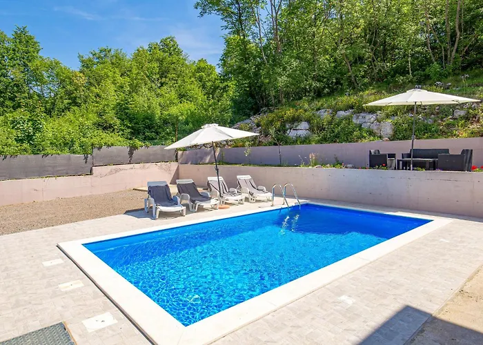 4 Bedroom Beautiful In * Veprinac