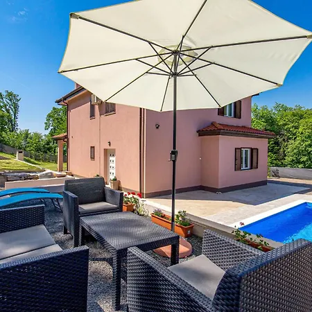 4 Bedroom Beautiful In Ferienhaus *